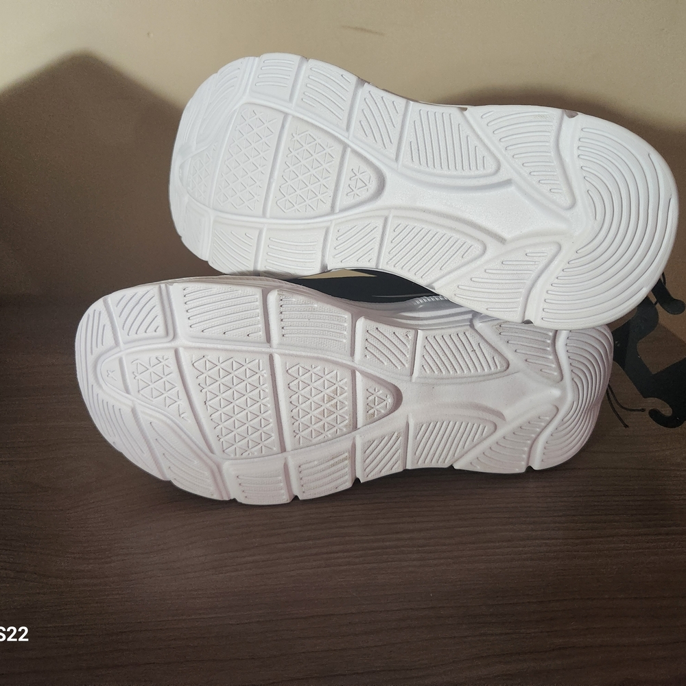 Pro Player Black and White Athletic Shoes - Picture 4 of 4